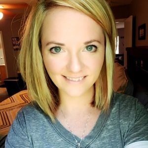 Meet your Posher, Stephanie joe